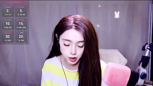 Snapshot of Cuviee chatting on 03-27-26, 11:43 Cuviee online show from 03-27-26, 11:43