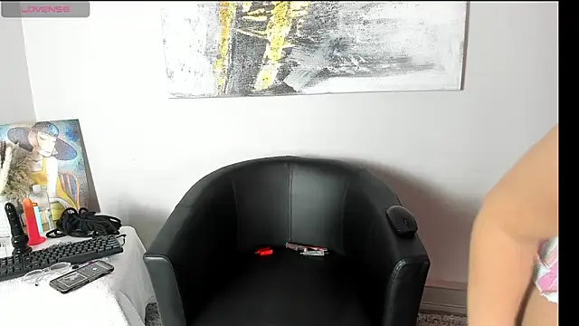 Snapshot of ZoeBrownn chatting on 04-24-26, 12:02 ZoeBrownn online show from 04-24-26, 12:02