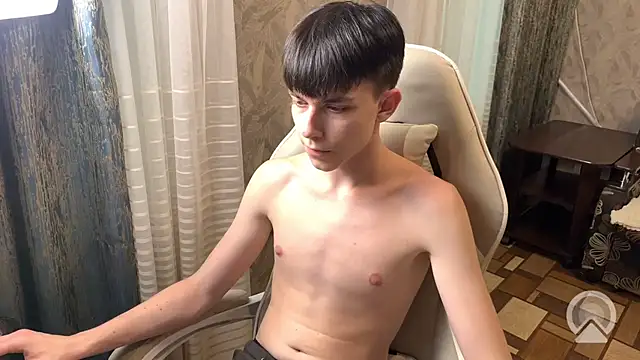 Snapshot of mason_silver chatting on 07-15-26, 12:43 mason silver online show from 07-15-26, 12:43