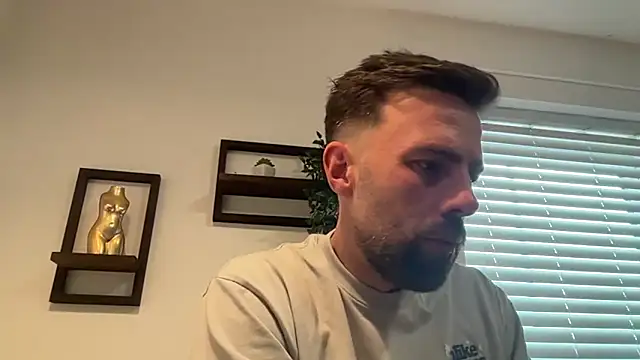 Snapshot of DaveRoyale chatting on 04-03-26, 04:38 DaveRoyale online show from 04-03-26, 04:38