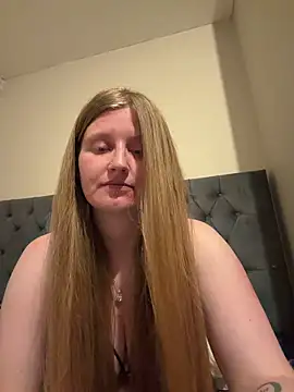 Snapshot of shannonlouisex chatting on 03-30-26, 08:10 shannonlouisex online show from 03-30-26, 08:10