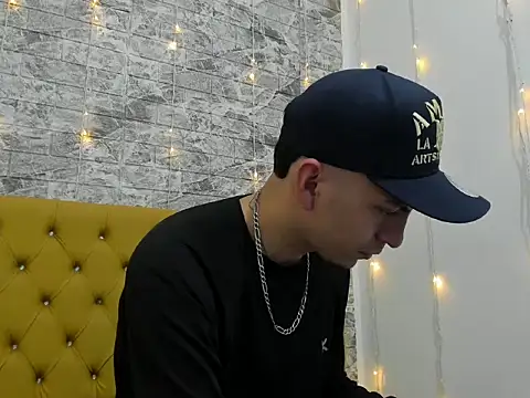 Snapshot of Max_sstteel chatting on 04-17-26, 12:30 Max sstteel online show from 04-17-26, 12:30