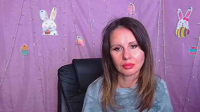 Snapshot of ElsaFrey chatting on 04-02-26, 10:13 ElsaFrey online show from 04-02-26, 10:13