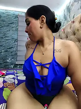 Snapshot of val_eria chatting on 03-31-26, 01:18 val eria online show from 03-31-26, 01:18