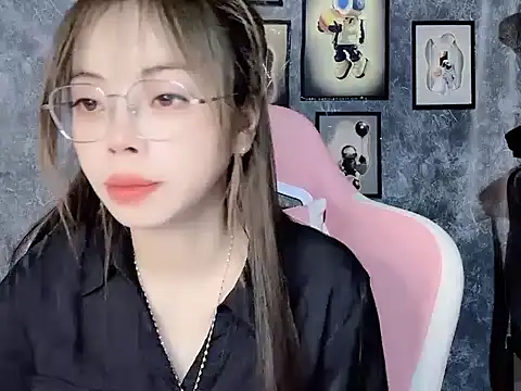 Snapshot of Bella167 chatting on 03-28-26, 08:19 Bella167 online show from 03-28-26, 08:19