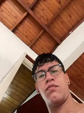 Snapshot of alejo09__ chatting on 03-27-26, 09:58 alejo09 online show from 03-27-26, 09:58