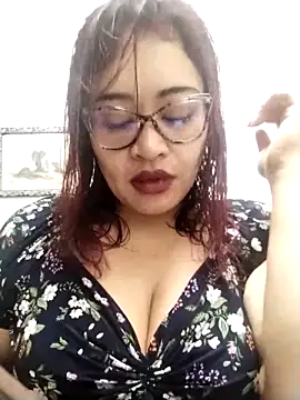 Snapshot of Sofia_velve chatting on 04-04-26, 02:14 Sofia velve online show from 04-04-26, 02:14