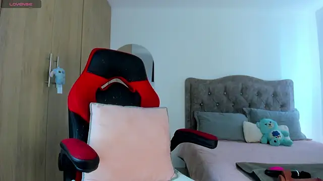mia adamsxx online show from 06-19-26, 06:34