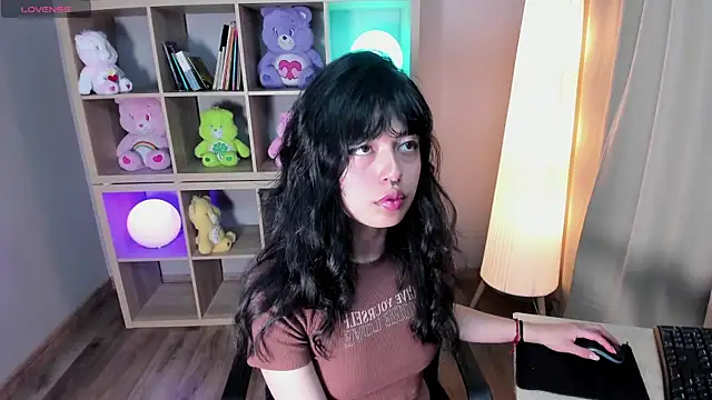 Saphyralux online show from 06-17-26, 09:49