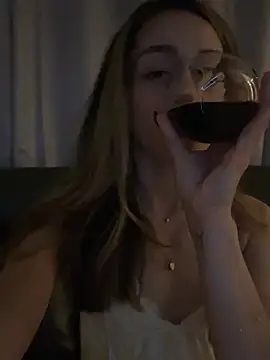 Snapshot of CamilaaLove chatting on 03-28-26, 03:50 CamilaaLove online show from 03-28-26, 03:50