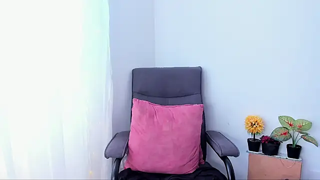 Debora Rayssa online show from 05-14-26, 07:42