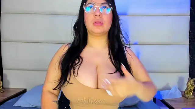 Snapshot of alice_morris77 chatting on 04-15-26, 12:28 alice morris77 online show from 04-15-26, 12:28