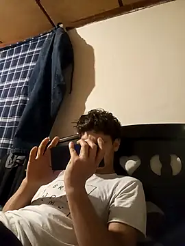 Snapshot of sensualflow_77 chatting on 03-28-26, 03:50 sensualflow 77 online show from 03-28-26, 03:50