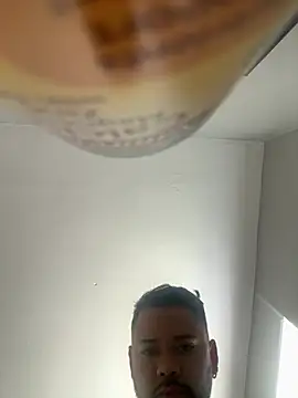 Snapshot of galantonluis chatting on 03-28-26, 04:17 galantonluis online show from 03-28-26, 04:17