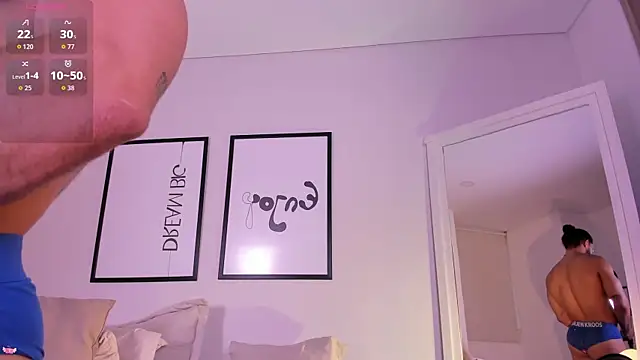 Snapshot of Max_strong01 chatting on 04-06-26, 10:44 Max strong01 online show from 04-06-26, 10:44