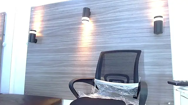 Snapshot of LuckyBluex chatting on 03-28-26, 05:51 LuckyBluex online show from 03-28-26, 05:51