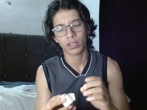 Snapshot of VazacGaming chatting on 04-22-26, 03:02 VazacGaming online show from 04-22-26, 03:02