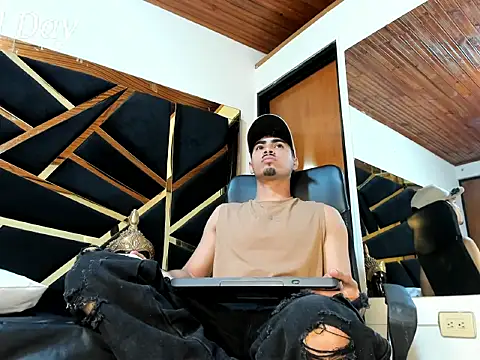 LucaColmal online show from 04-06-26, 03:37