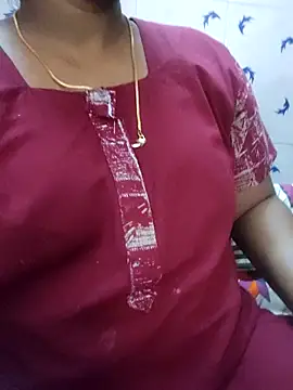 Snapshot of tamil_pavi98 chatting on 03-28-26, 10:26 tamil pavi98 online show from 03-28-26, 10:26