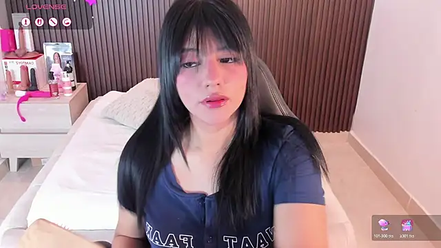 MILLYEVANS1 online show from 07-17-26, 03:24