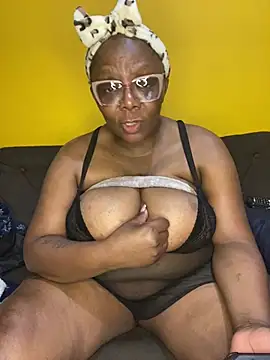 BoobsQueeen online show from 06-30-26, 04:13