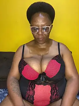 BoobsQueeen online show from 07-18-26, 02:05