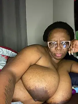 BoobsQueeen online show from 07-23-26, 03:54