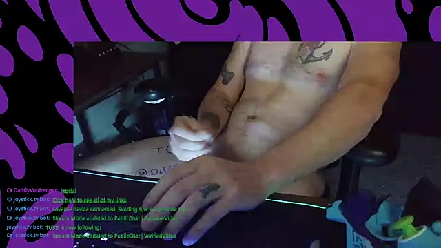 Snapshot of DaddyVoidrenger1 chatting on 04-22-26, 01:08 DaddyVoidrenger1 online show from 04-22-26, 01:08