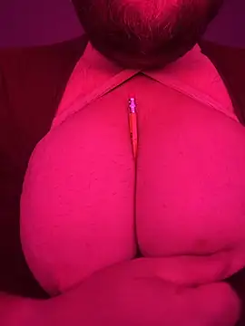 hugemanbreasts online show from 07-08-26, 05:34