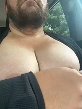 hugemanbreasts online show from 07-10-26, 08:22