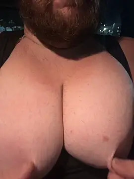 hugemanbreasts online show from 07-24-26, 02:31