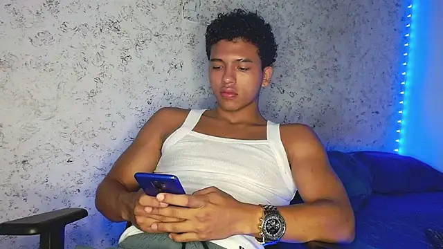Snapshot of tonydesire_ chatting on 05-17-26, 11:45 tonydesire online show from 05-17-26, 11:45