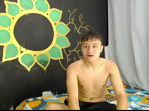 Snapshot of Boy_Lovely18 chatting on 03-29-26, 05:07 Boy Lovely18 online show from 03-29-26, 05:07