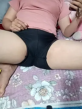 Snapshot of __Merry__ chatting on 04-10-26, 05:23 Merry online show from 04-10-26, 05:23