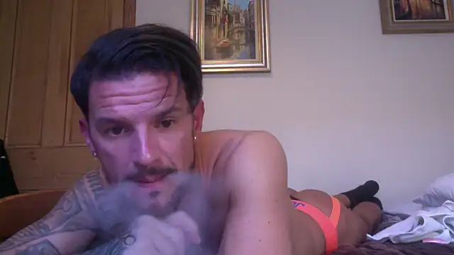 Snapshot of Siriuslunaris chatting on 05-13-26, 06:49 Siriuslunaris online show from 05-13-26, 06:49