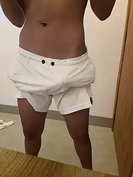 Snapshot of loconnel chatting on 03-29-26, 04:40 loconnel online show from 03-29-26, 04:40