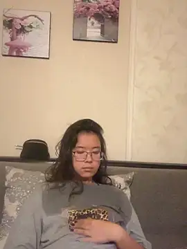 Z Milll online show from 06-18-26, 06:01