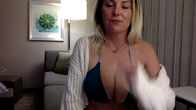 Snapshot of Natural_DDD chatting on 05-03-26, 04:18 Natural DDD online show from 05-03-26, 04:18