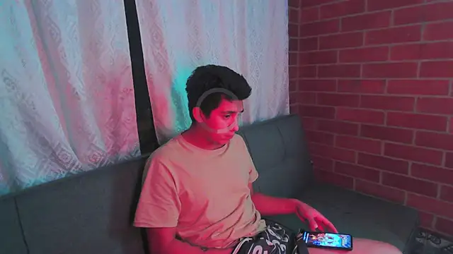 Snapshot of ethann2_ chatting on 04-03-26, 03:59 ethann2 online show from 04-03-26, 03:59