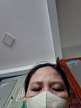 Snapshot of Yummy_9x chatting on 06-19-26, 01:43 Yummy 9x online show from 06-19-26, 01:43