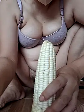 Snapshot of Yummy_9x chatting on 06-22-26, 01:07 Yummy 9x online show from 06-22-26, 01:07