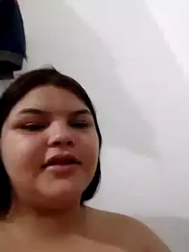Snapshot of TopMiaHot- chatting on 08-10-26, 03:43 TopMiaHot- online show from 08-10-26, 03:43