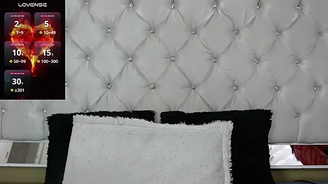 Snapshot of MistressNyx_ chatting on 05-28-26, 03:42 MistressNyx online show from 05-28-26, 03:42