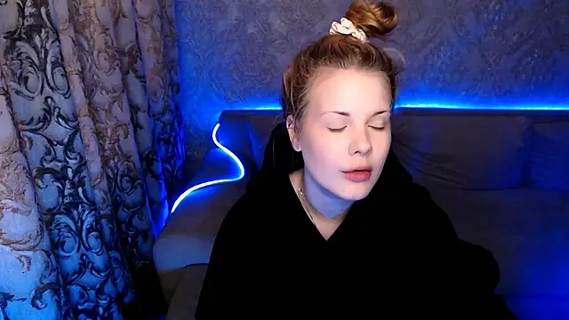 Snapshot of CaseySykes chatting on 06-16-26, 06:43 CaseySykes online show from 06-16-26, 06:43