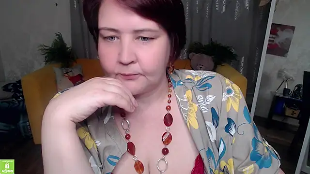 Snapshot of QUEEN02030 chatting on 06-17-26, 10:17 QUEEN02030 online show from 06-17-26, 10:17