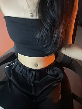 Snapshot of Annie_nii chatting on 04-03-26, 07:50 Annie nii online show from 04-03-26, 07:50