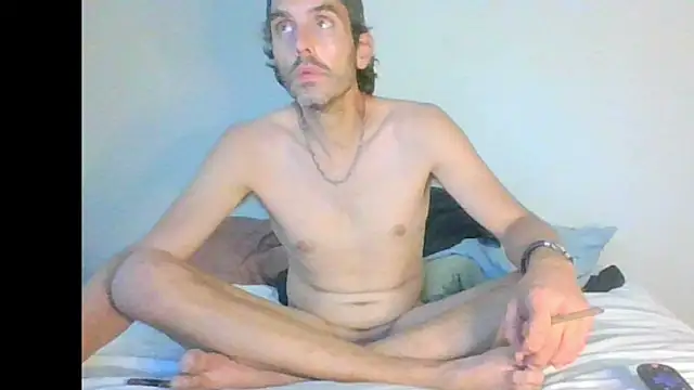 Snapshot of NakedBoyTime chatting on 09-19-25, 05:24 NakedBoyTime online show from 09-19-25, 05:24