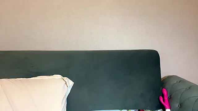 Snapshot of SelenaKiss_ chatting on 06-14-26, 02:24 SelenaKiss online show from 06-14-26, 02:24