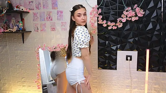 belle cute online show from 04-17-26, 04:04