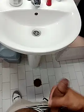 Snapshot of maicolvalejo4444 chatting on 04-03-26, 06:28 maicolvalejo4444 online show from 04-03-26, 06:28